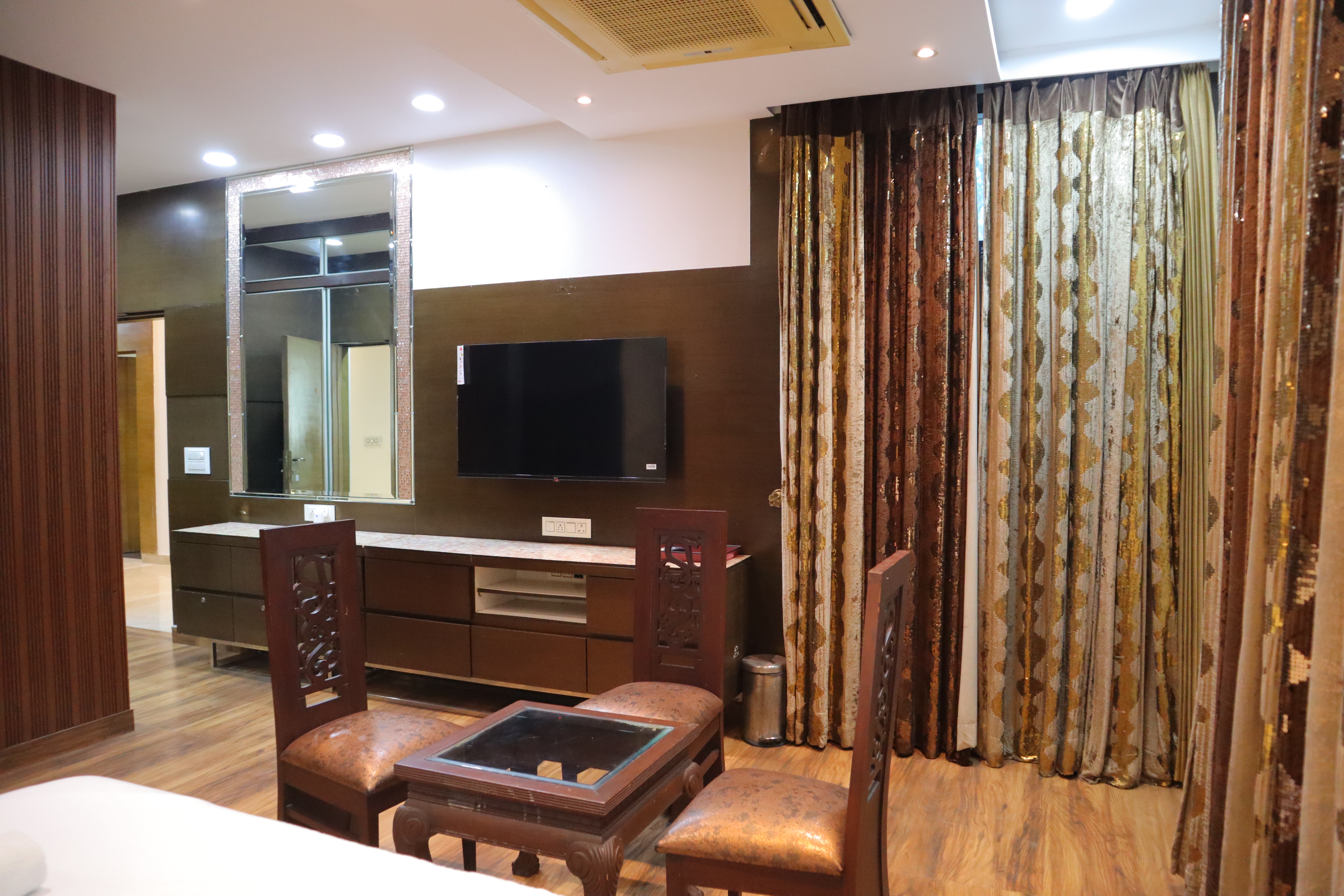 royal room