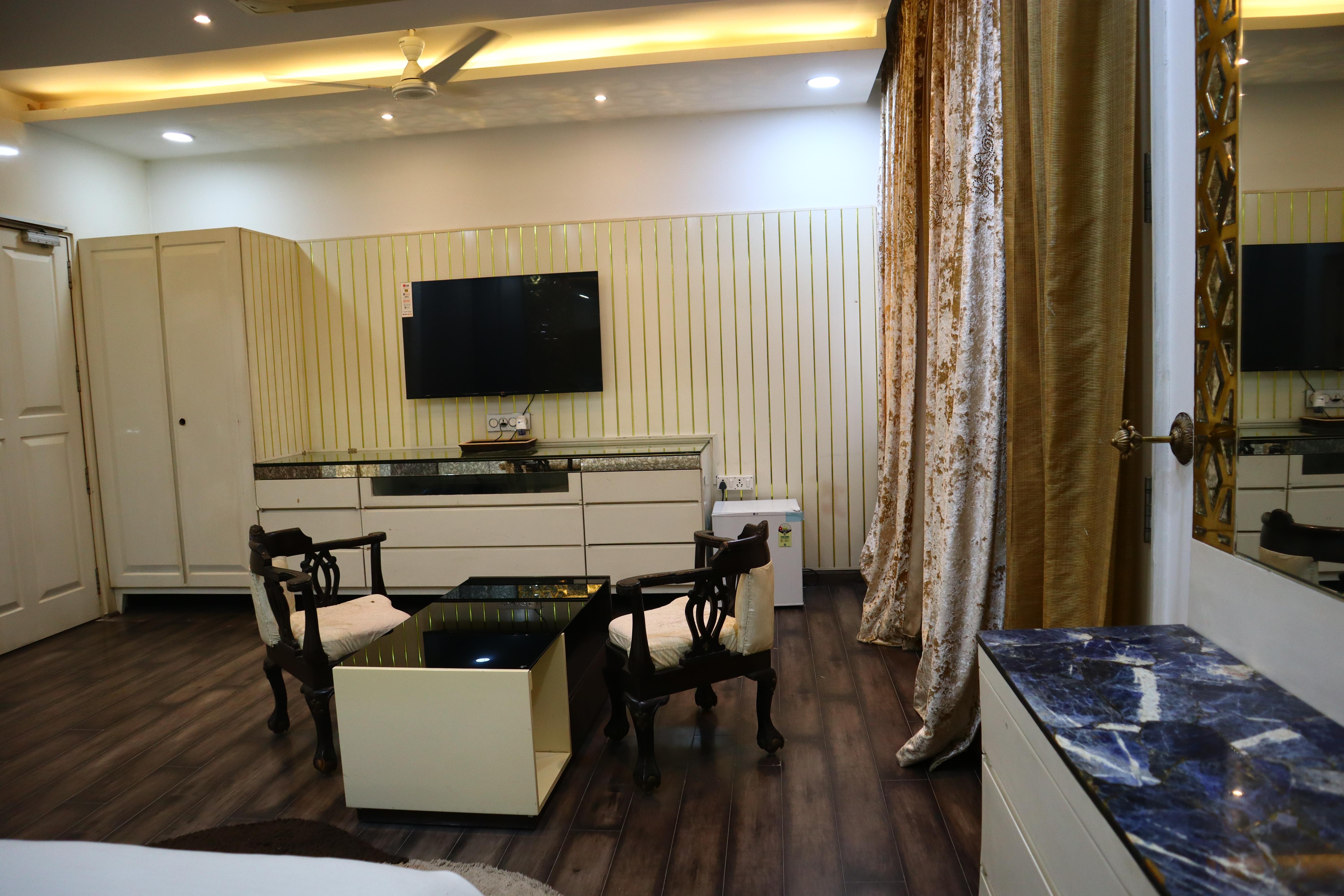 royal room